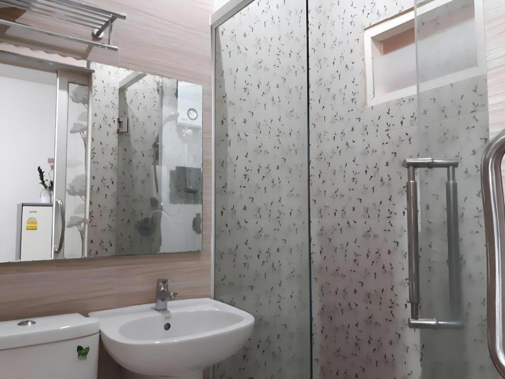 פראצ'ואפ קירי קאן Palm Sweet Hotel מראה חיצוני תמונה